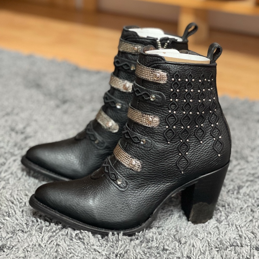 Cuadra Black and Silver Women Booties. - Picture 1 of 1